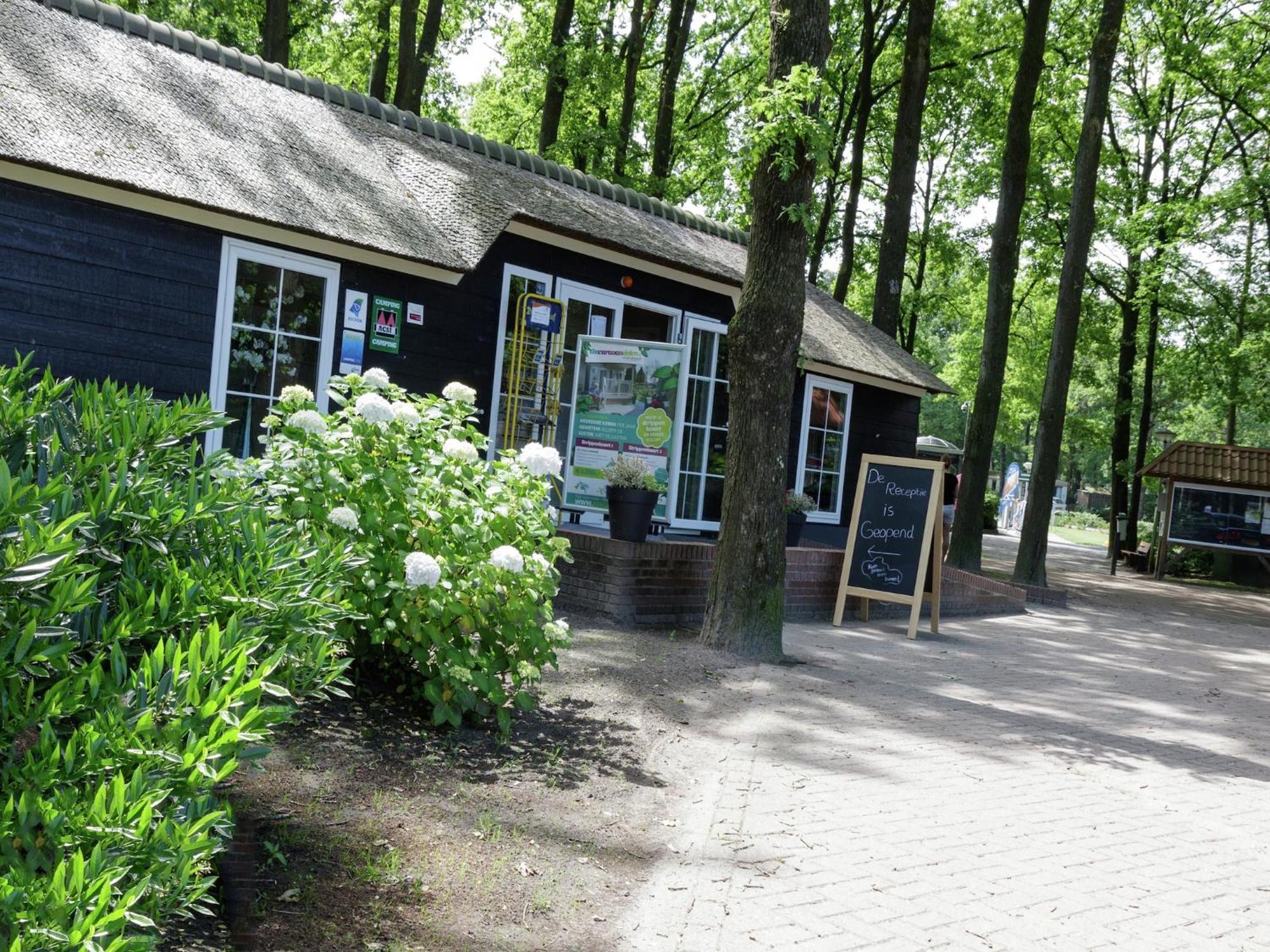 Chalet With Dishwasher, In Natural Environment IJhorst Exterior foto